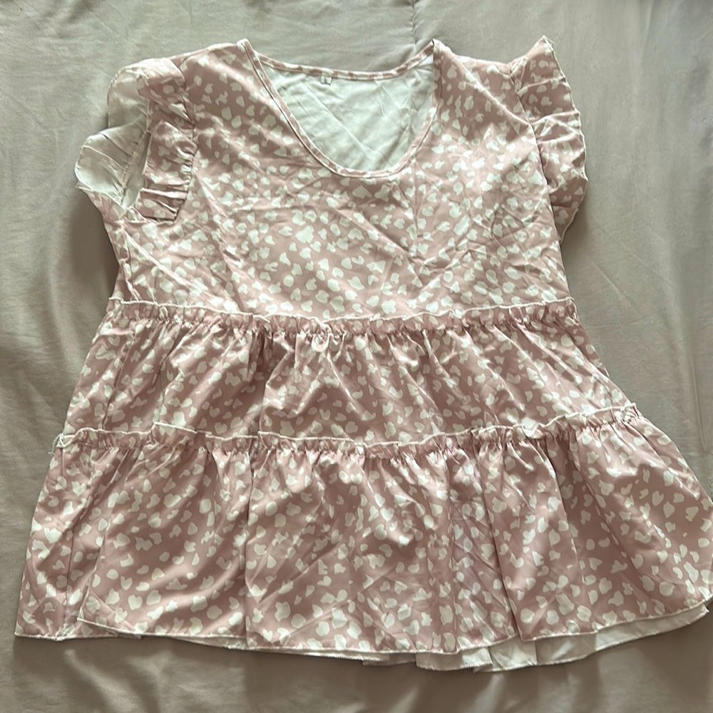 NEW Ruffle Sleeve Tiered Top Size L